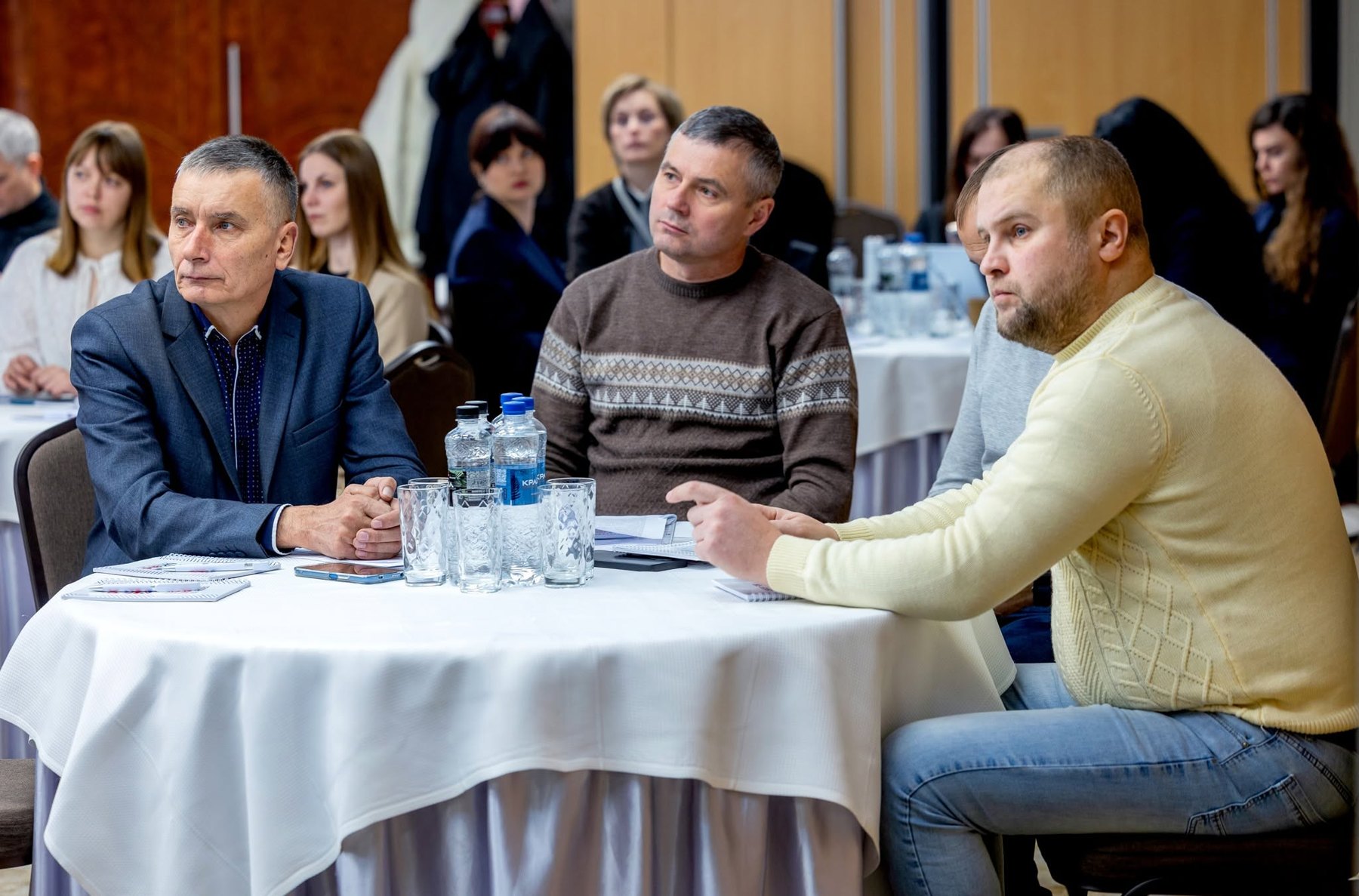 Під час засідання Асамблеї громади діляться досвідом, викликами та пропозиціями щодо подальшої роботи.